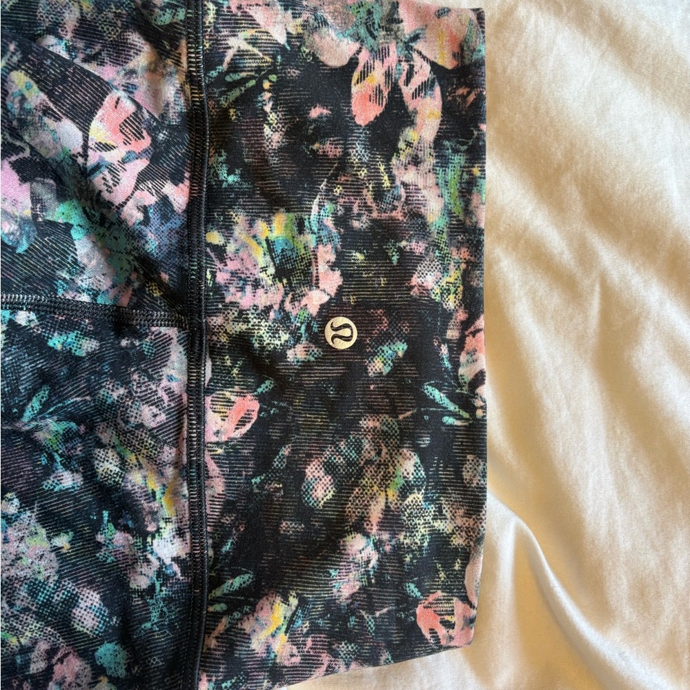 Lululemon Athletica Leggings
Wunder Under High-Rise Multi-color - Picture 9 of 12